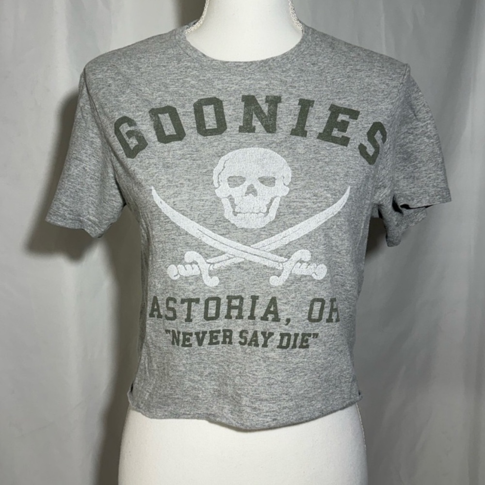 Goonies Astoria Never Say Die Cropped Ripple Junction T-Shirt Gray Womens Small